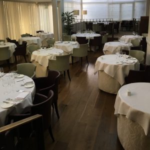 Contemporary Restaurant Table Skirting